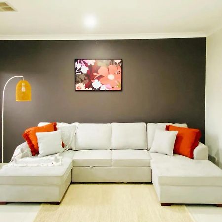 Kellyville 5Br Near Park And Shopping Mall Kültér fotó